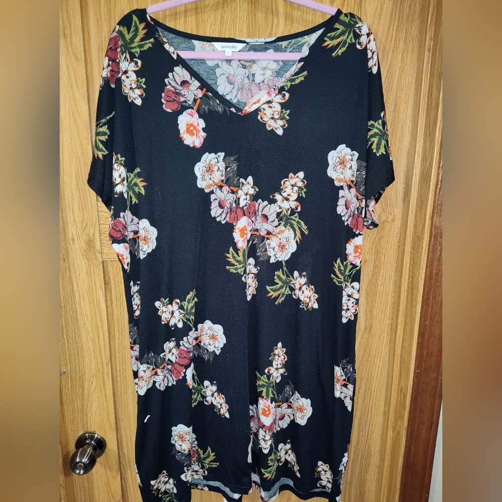 Amaryllis Long Top Size 3X EUC